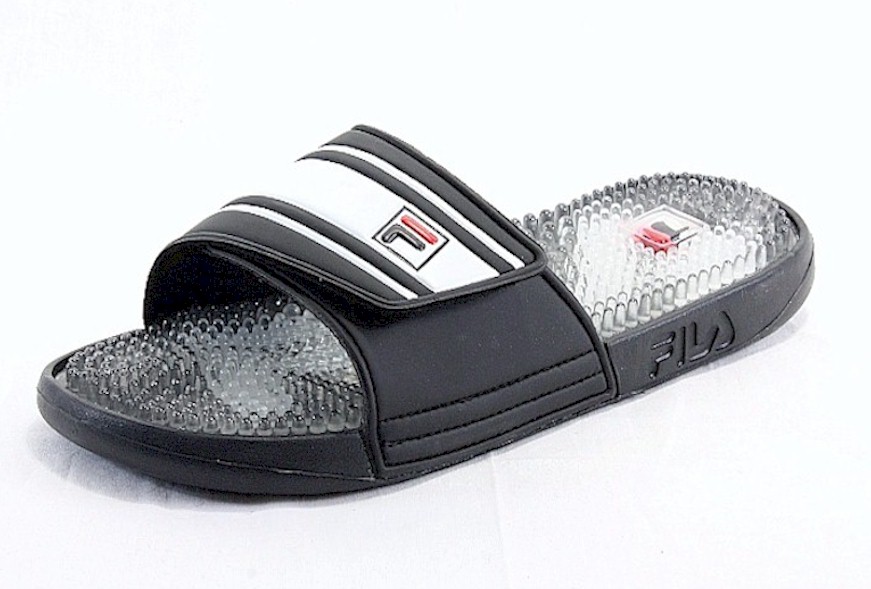 white fila flip flops