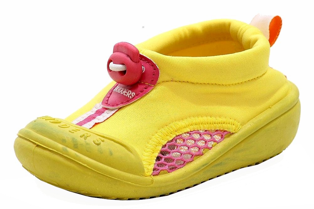 Skidders store water shoes