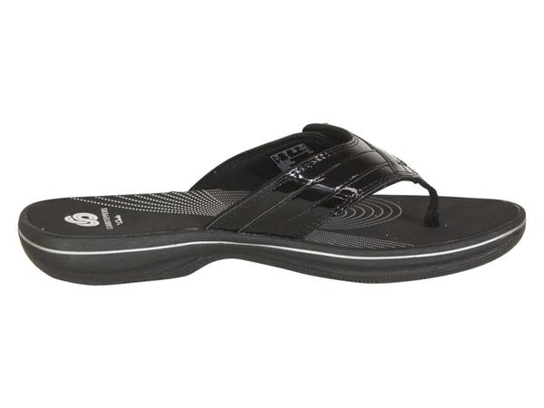 clarks black patent flip flops