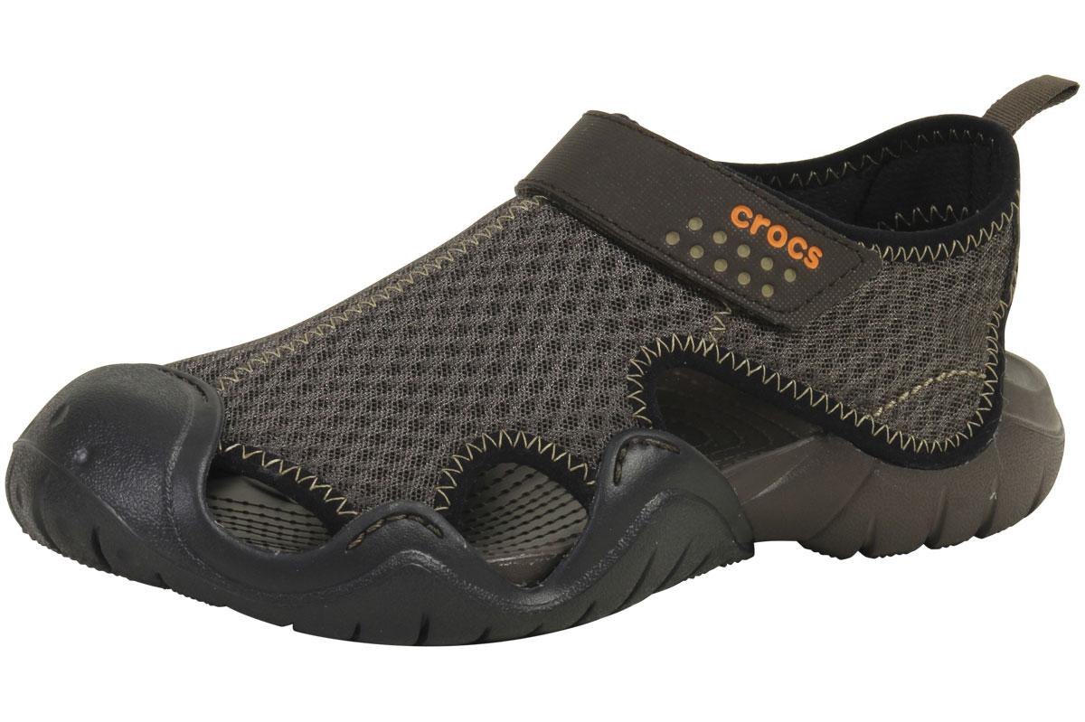 crocs water shoes